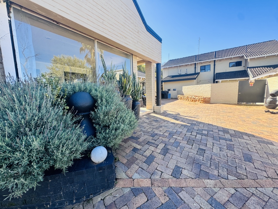 13 Bedroom Property for Sale in Wilkoppies North West